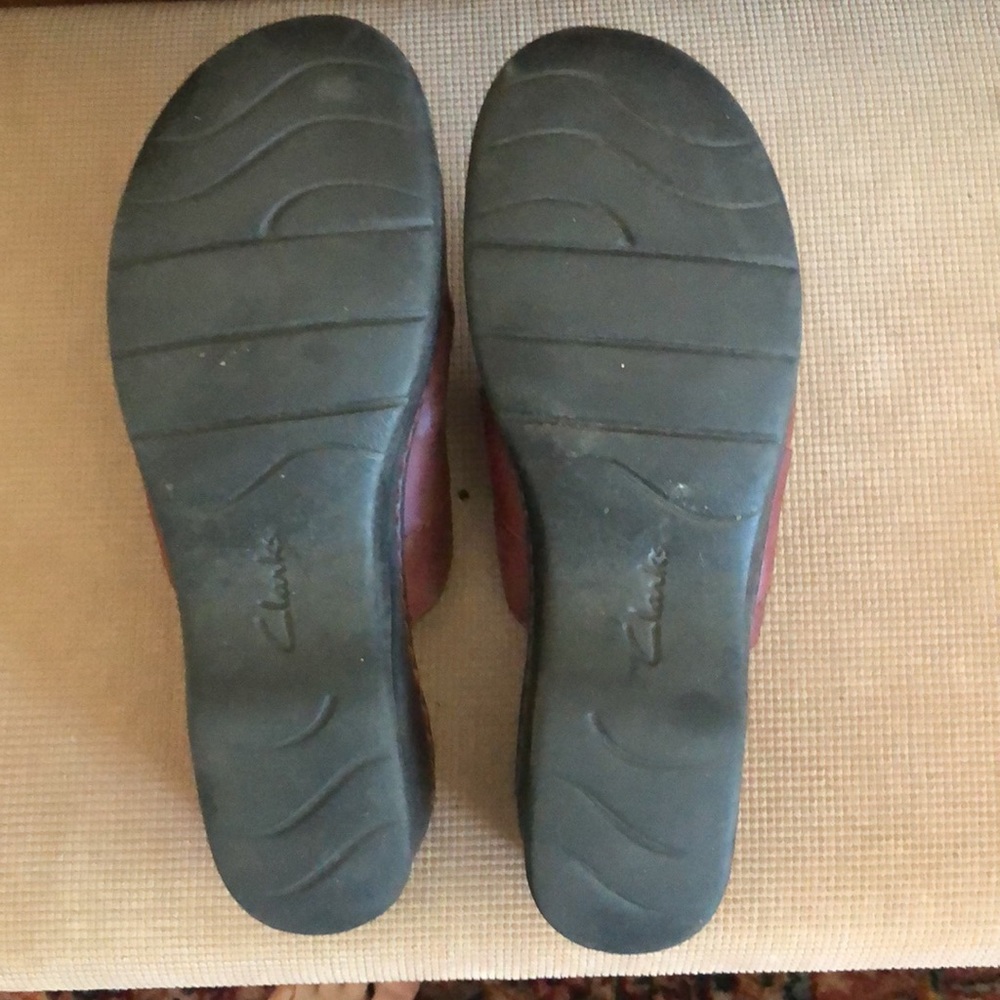 Clarks genuine leather slip on clogs - Picture 4 of 4